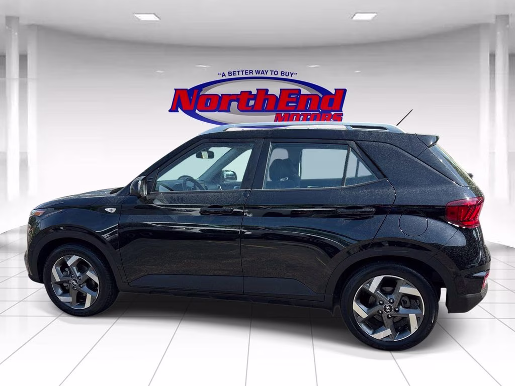 2025 Onyx Black Hyundai Venue SEL FWD SUV