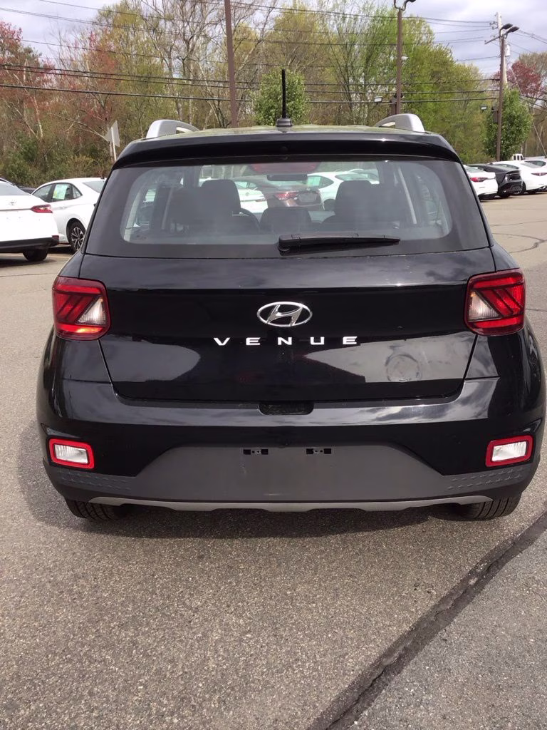2025 Onyx Black Hyundai Venue SEL FWD SUV