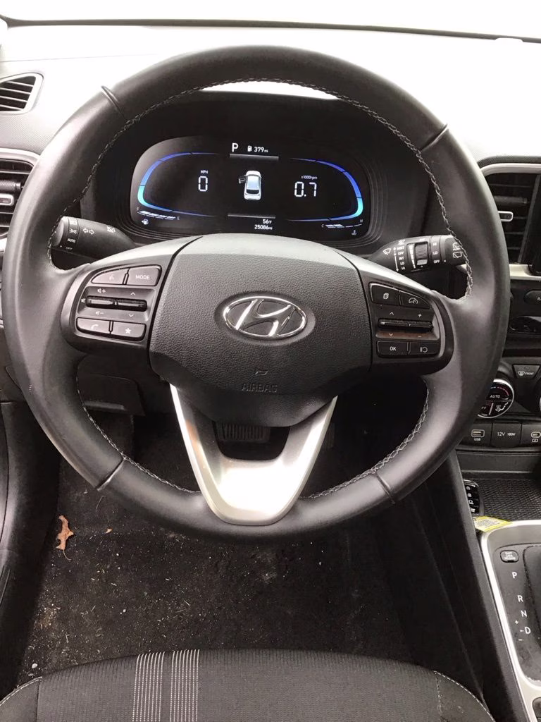 2025 Onyx Black Hyundai Venue SEL FWD SUV