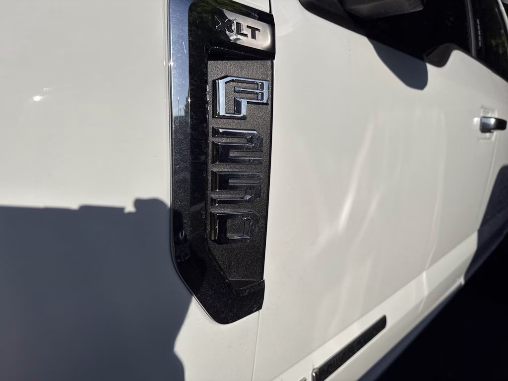 2022 Oxford White Ford Super Duty F-250 SRW XLT 4X4 Truck