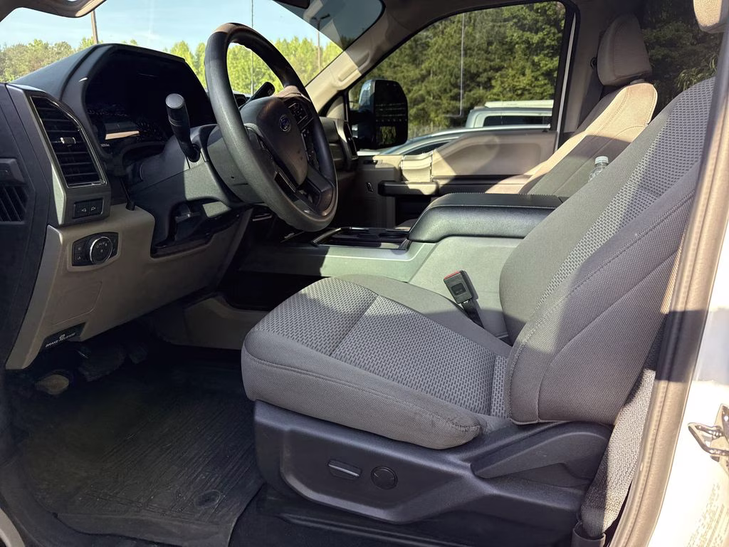 2022 Oxford White Ford Super Duty F-250 SRW XLT 4X4 Truck
