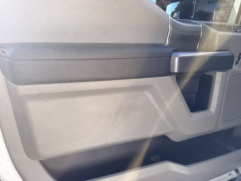 2022 Oxford White Ford Super Duty F-250 SRW XLT 4X4 Truck
