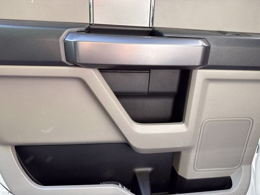 2022 Oxford White Ford Super Duty F-250 SRW XLT 4X4 Truck