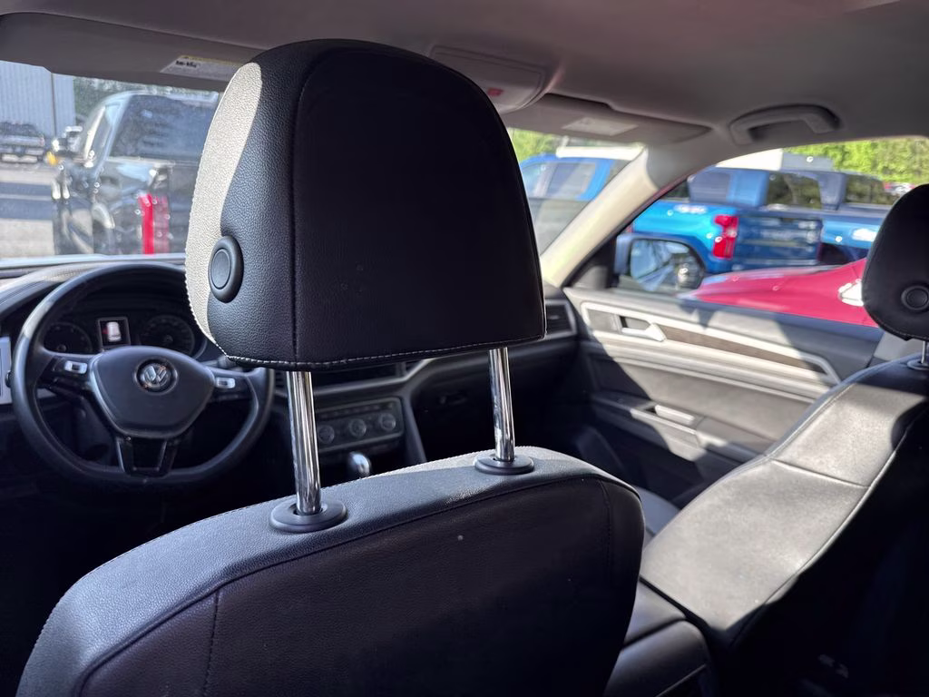 2019 Reflex Silver Metallic Volkswagen Atlas 3.6L V6 SE FWD SUV