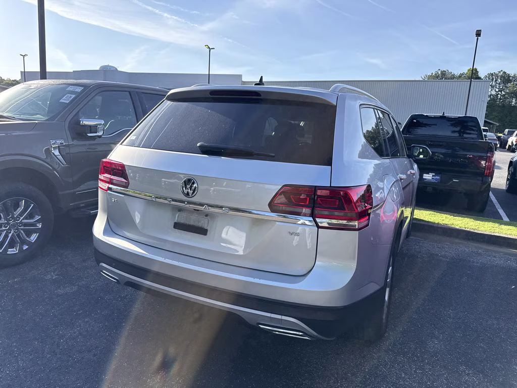 2019 Reflex Silver Metallic Volkswagen Atlas 3.6L V6 SE FWD SUV