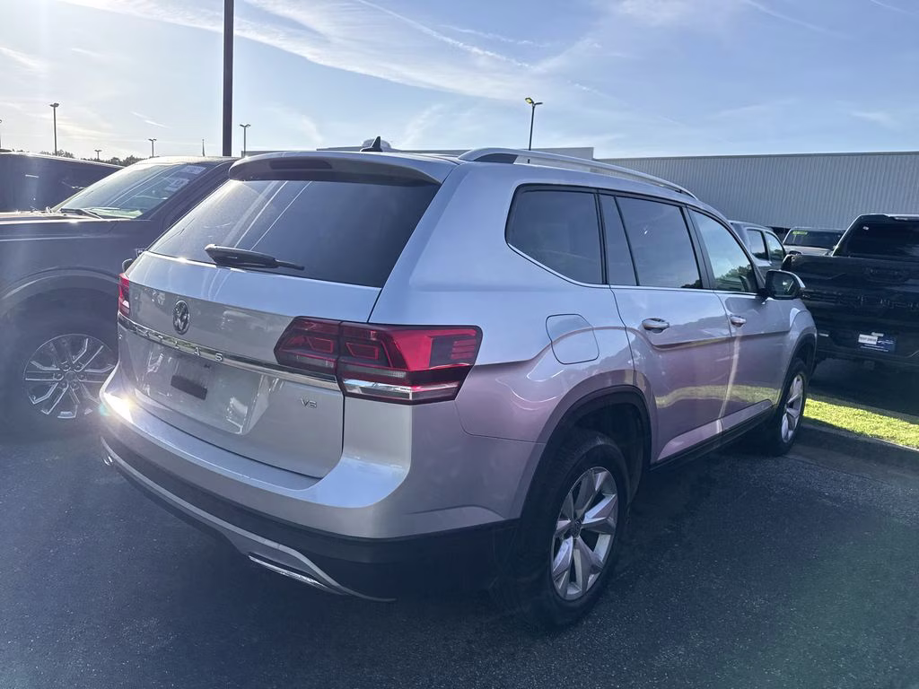 2019 Reflex Silver Metallic Volkswagen Atlas 3.6L V6 SE FWD SUV