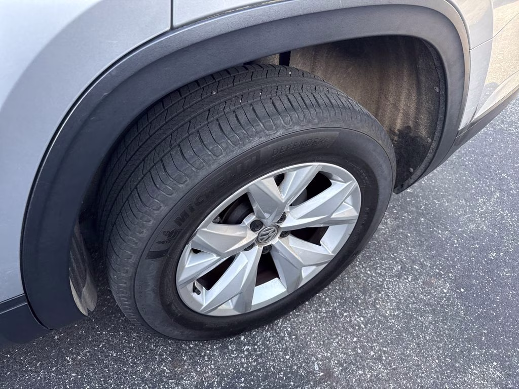 2019 Reflex Silver Metallic Volkswagen Atlas 3.6L V6 SE FWD SUV