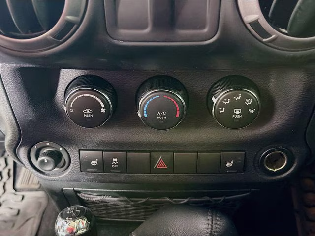 2018 Bright White Clearcoat Jeep Wrangler JK Sport 4X4 SUV