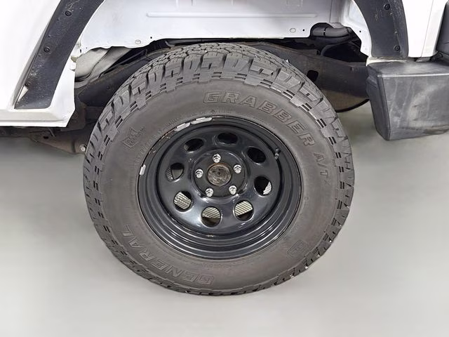 2018 Bright White Clearcoat Jeep Wrangler JK Sport 4X4 SUV