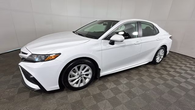 2024 White Toyota Camry SE FWD Sedan