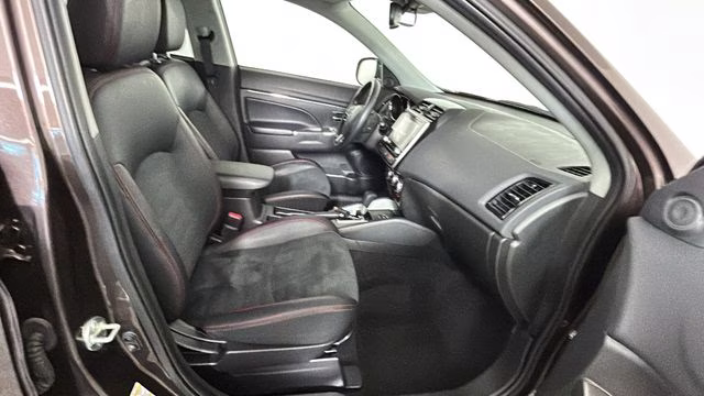 2024 Black Mitsubishi Outlander Sport 2.0 SE 4X4 SUV