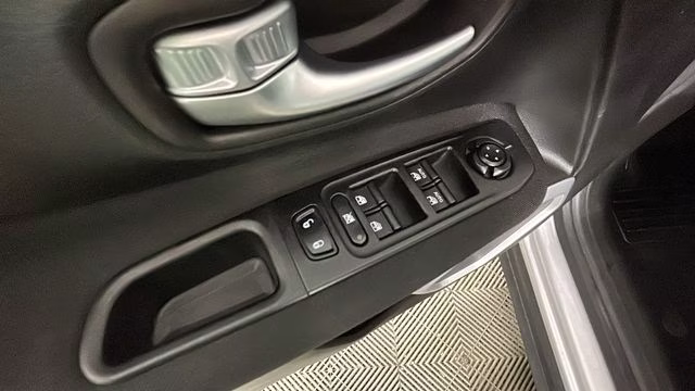 2021 Glacier Metallic Clearcoat Jeep Renegade Sport 4X4 SUV