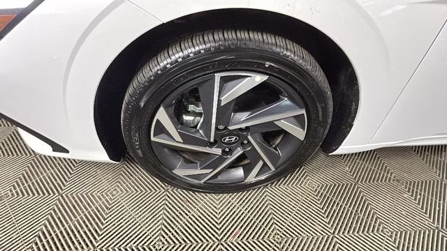 2025 Serenity White Hyundai Elantra Hybrid Limited FWD Sedan