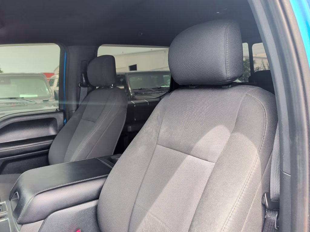 2019 Velocity Blue Metallic Ford F-150 XLT 4X4 Truck