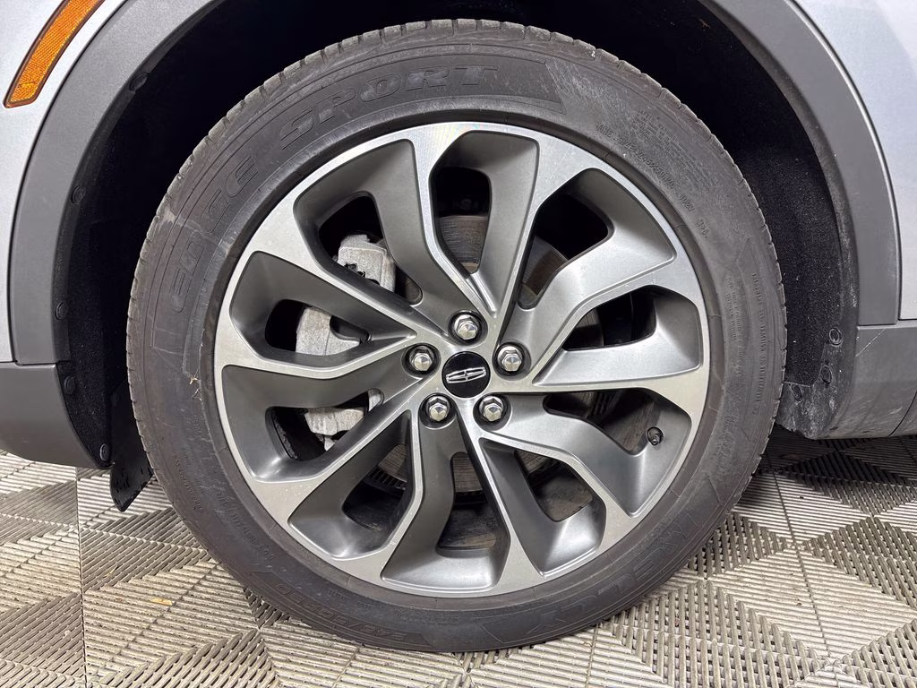 2022 Radiance Metallic Lincoln Nautilus Reserve FWD SUV