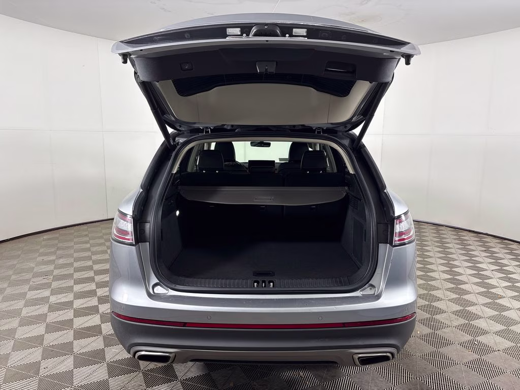 2022 Radiance Metallic Lincoln Nautilus Reserve FWD SUV