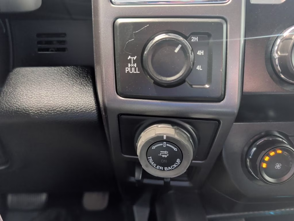 2019 Velocity Blue Metallic Ford F-150 XLT 4X4 Truck