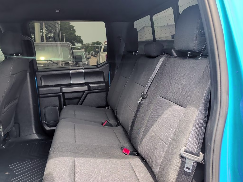 2019 Velocity Blue Metallic Ford F-150 XLT 4X4 Truck