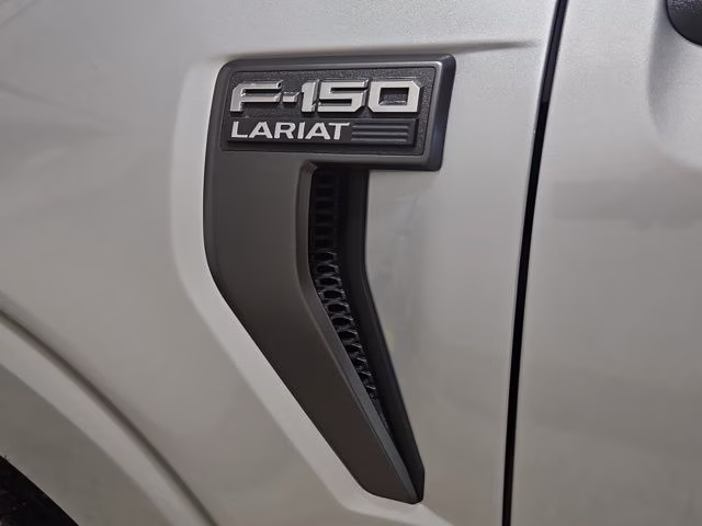 2023 Iconic Silver Metallic Ford F-150 Lariat 4X4 Truck
