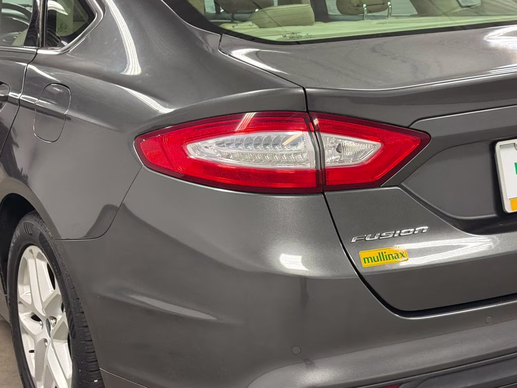 2016 Magnetic Ford Fusion SE FWD Sedan