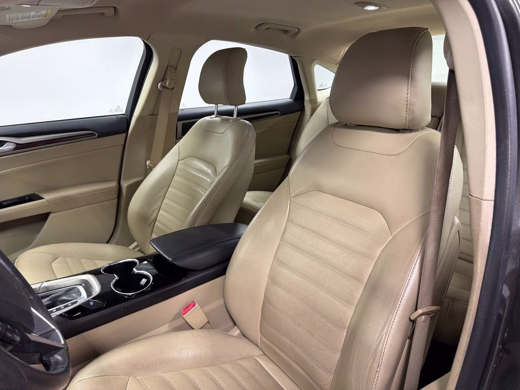 2016 Magnetic Ford Fusion SE FWD Sedan