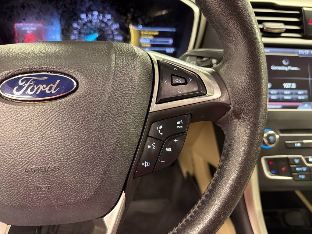 2016 Magnetic Ford Fusion SE FWD Sedan