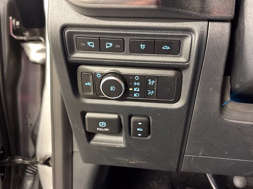 2022 Silver Metallic Ford F-150 Platinum 4X4 Truck