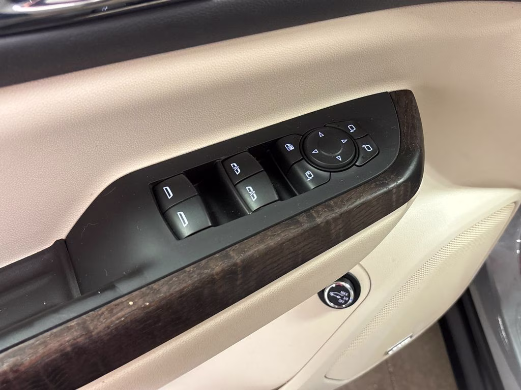 2023 Sterling Metallic GMC Acadia Denali FWD SUV