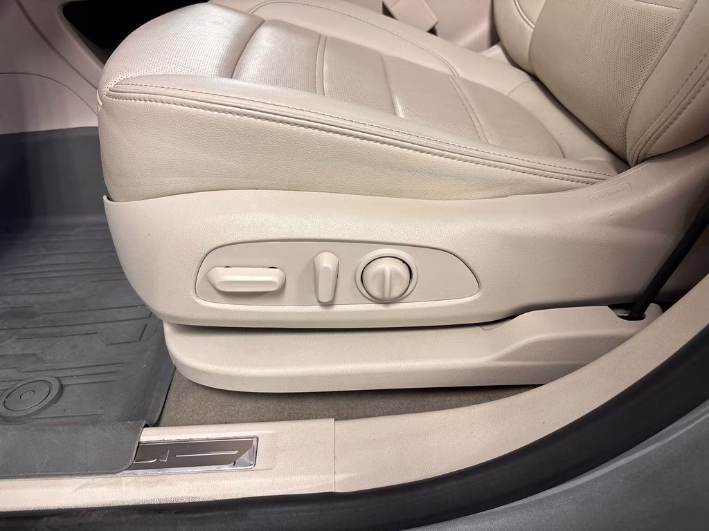 2023 Sterling Metallic GMC Acadia Denali FWD SUV