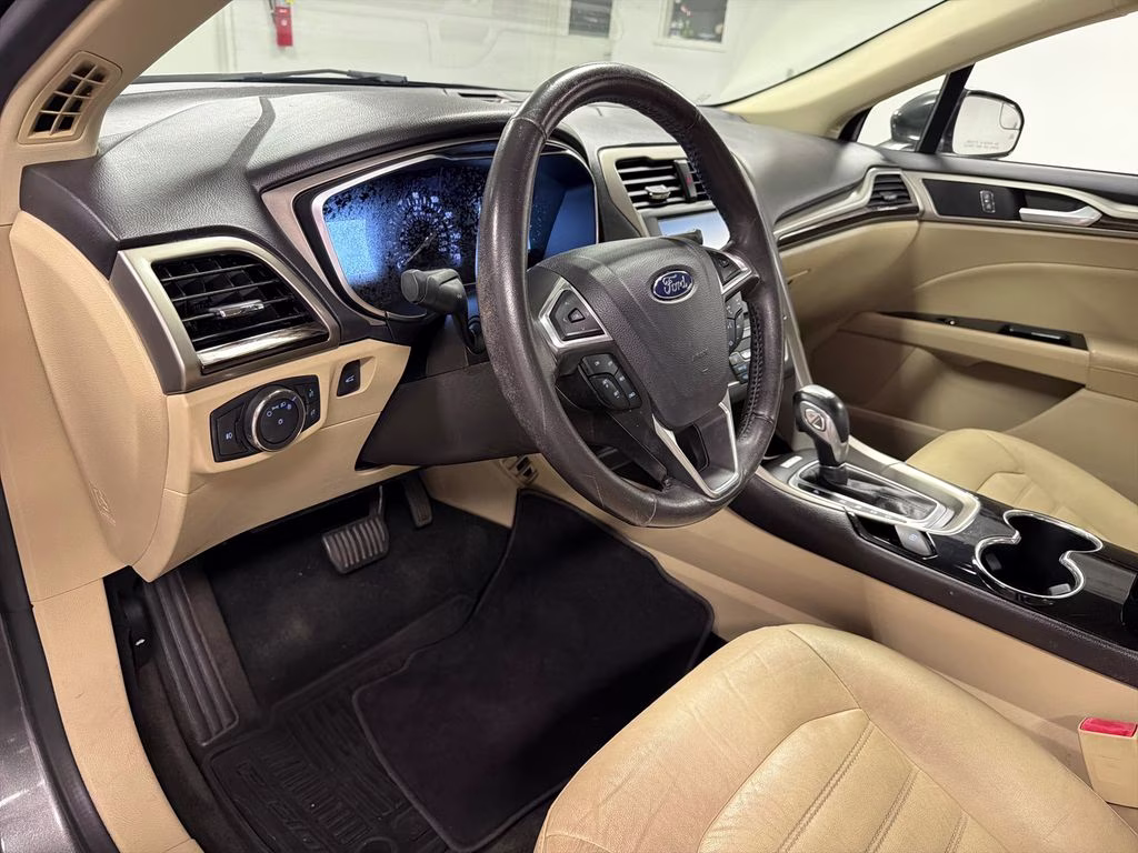 2016 Magnetic Ford Fusion SE FWD Sedan