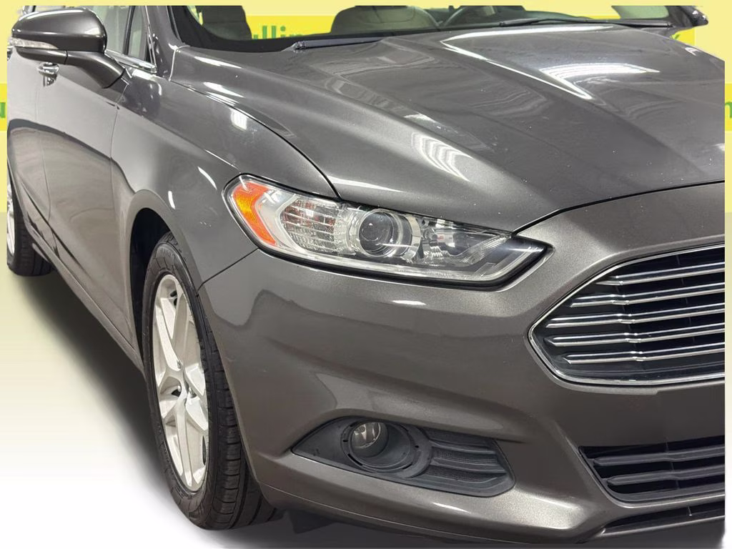 2016 Magnetic Ford Fusion SE FWD Sedan