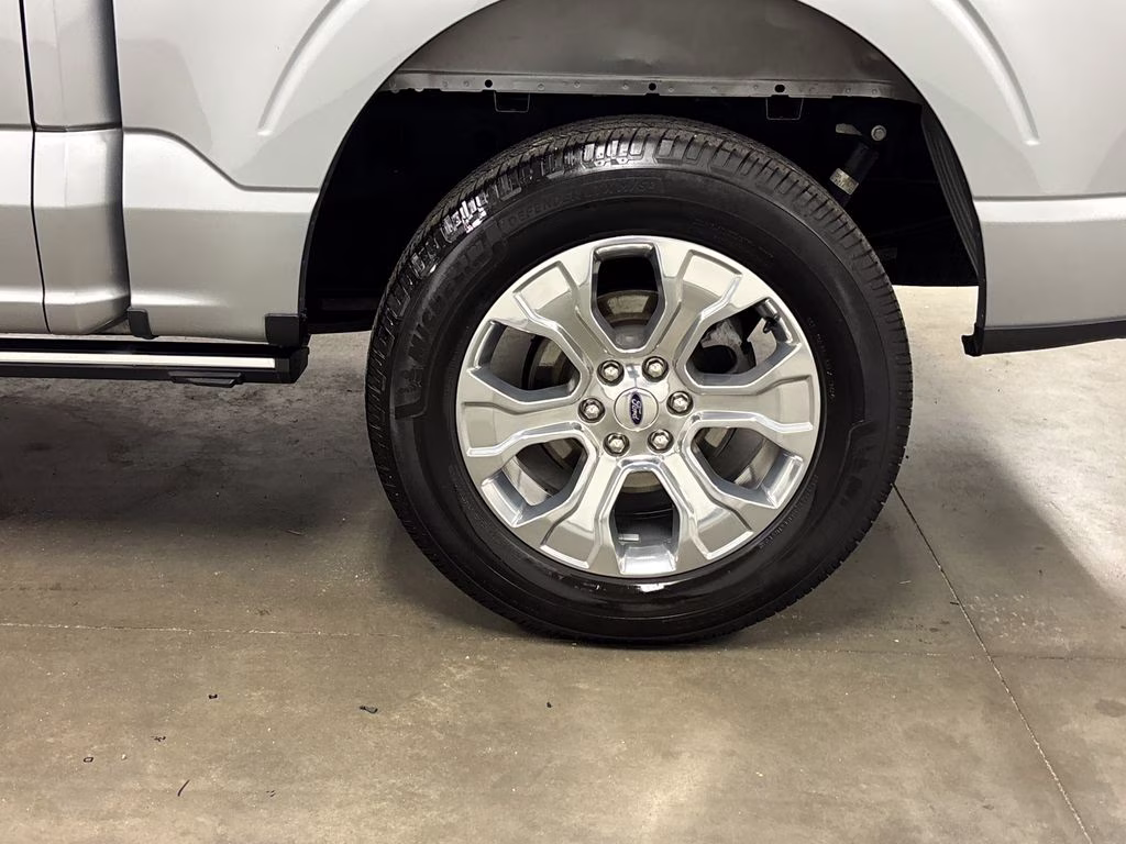 2022 Silver Metallic Ford F-150 Platinum 4X4 Truck