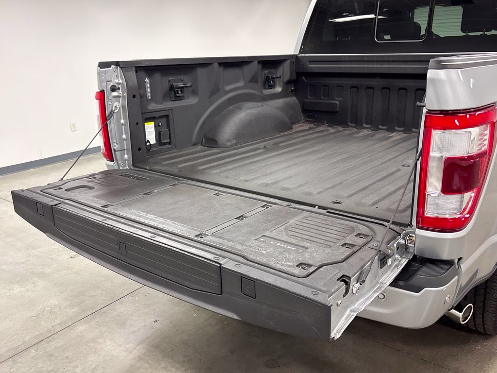 2022 Silver Metallic Ford F-150 Platinum 4X4 Truck