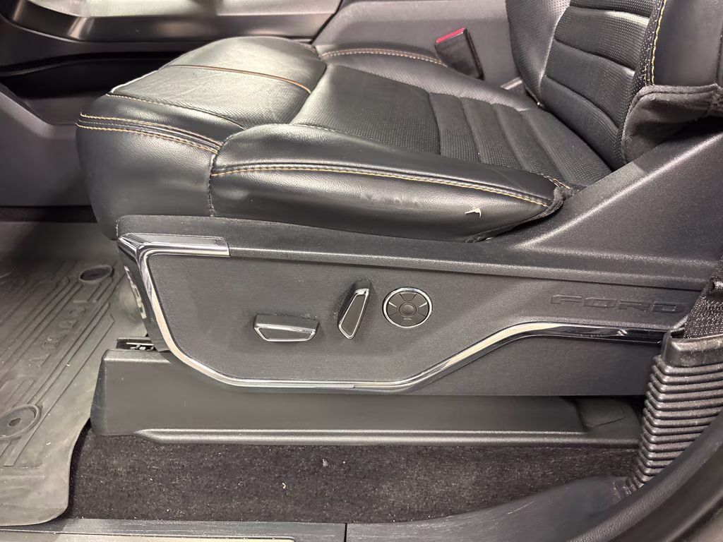 2022 Silver Metallic Ford F-150 Platinum 4X4 Truck