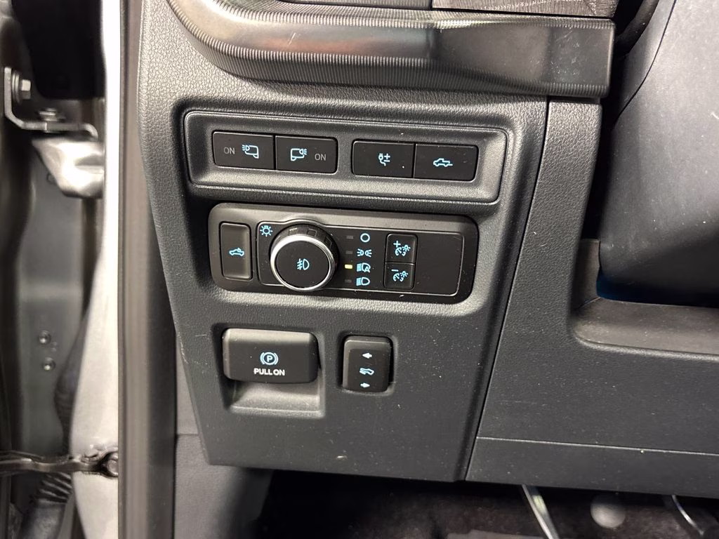 2022 Silver Metallic Ford F-150 Platinum 4X4 Truck