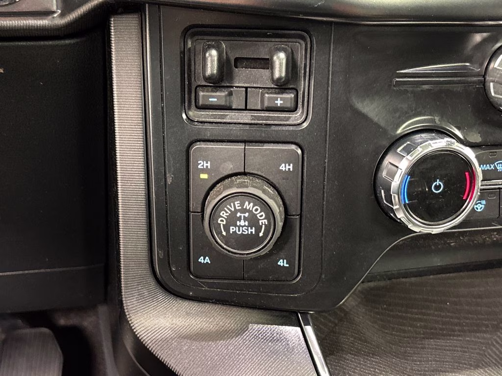 2022 Silver Metallic Ford F-150 Platinum 4X4 Truck