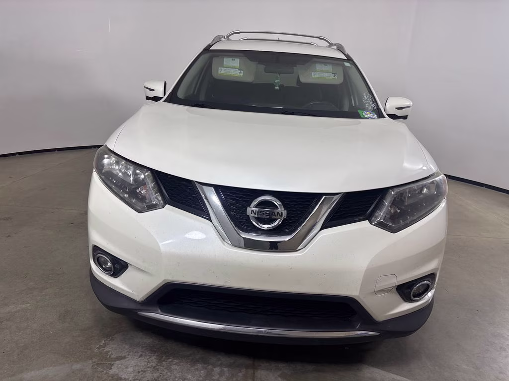 2016 Pearl White Nissan Rogue SL FWD SUV