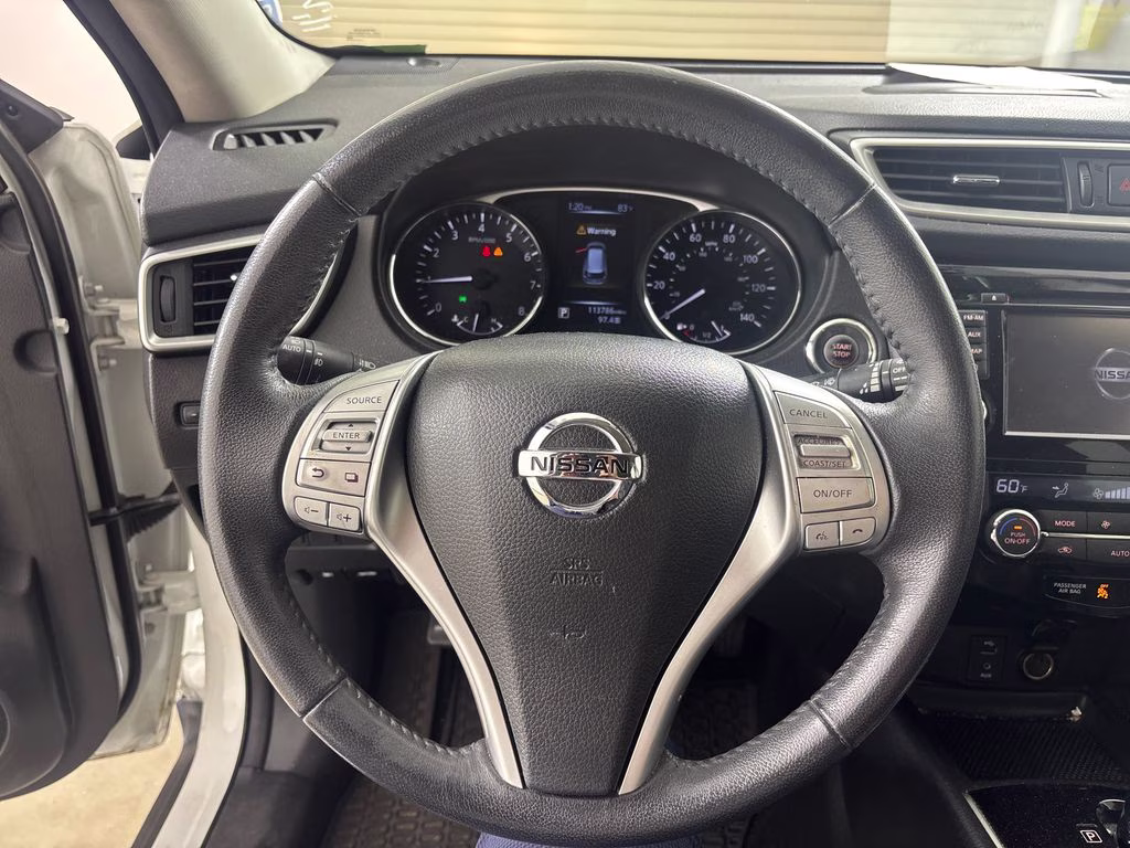 2016 Pearl White Nissan Rogue SL FWD SUV