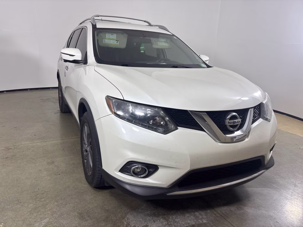 2016 Pearl White Nissan Rogue SL FWD SUV