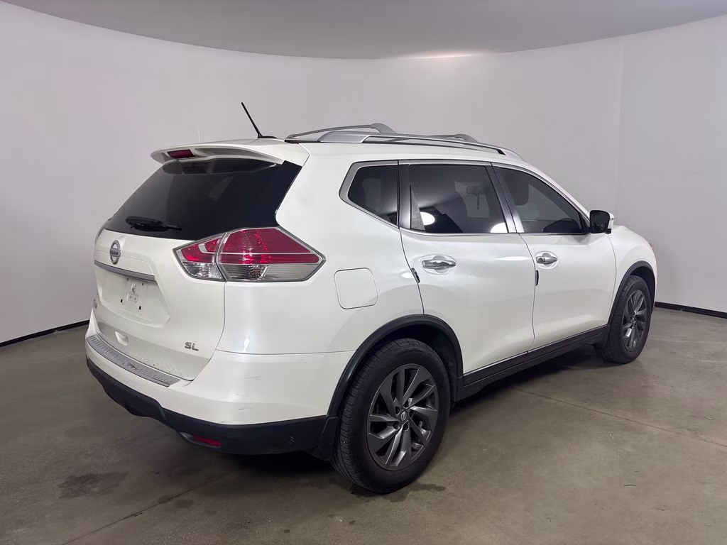 2016 Pearl White Nissan Rogue SL FWD SUV