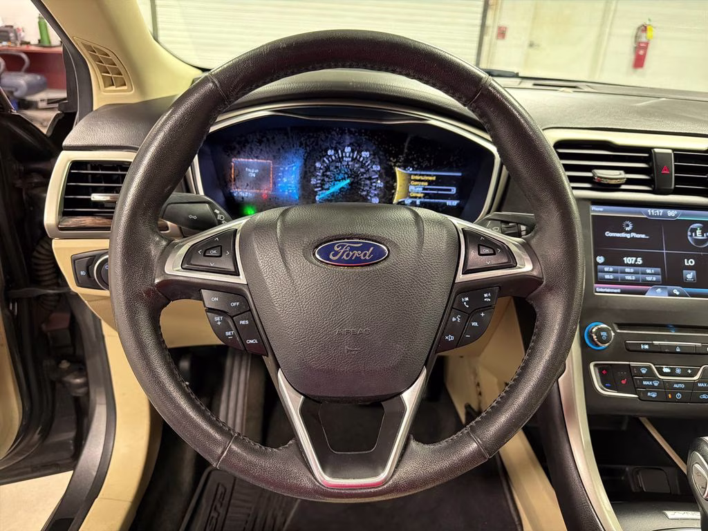 2016 Magnetic Ford Fusion SE FWD Sedan