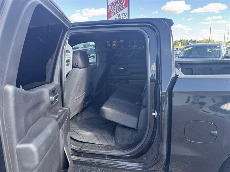 2020 Black Chevrolet Silverado 1500 LT 4X4 Truck