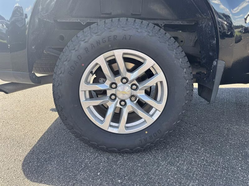 2020 Black Chevrolet Silverado 1500 LT 4X4 Truck