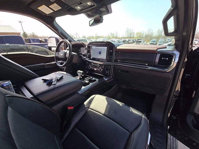 2023 Agate Black Metallic Ford F-150 Lariat 4X4 Truck