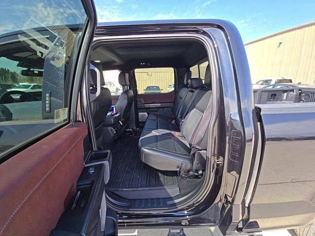 2023 Agate Black Metallic Ford F-150 Lariat 4X4 Truck