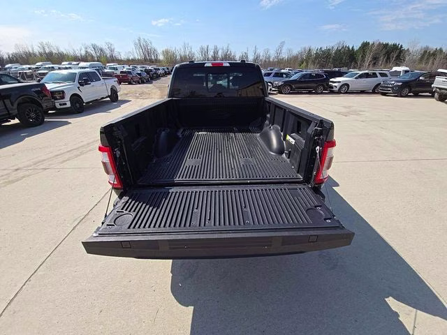 2023 Agate Black Metallic Ford F-150 Lariat 4X4 Truck