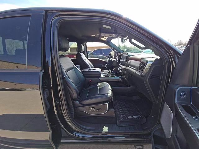 2023 Agate Black Metallic Ford F-150 Lariat 4X4 Truck
