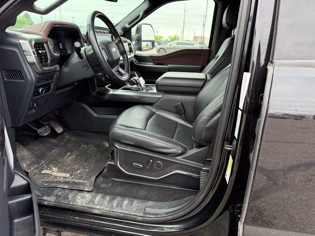 2023 Agate Black Metallic Ford F-150 Lariat 4X4 Truck