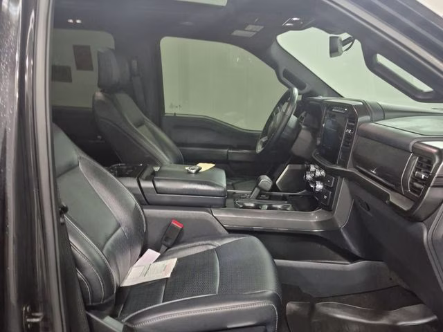 2024 Agate Black Metallic Ford F-150 Lariat 4X4 Truck