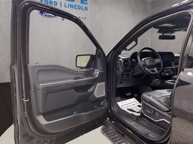 2024 Agate Black Metallic Ford F-150 Lariat 4X4 Truck